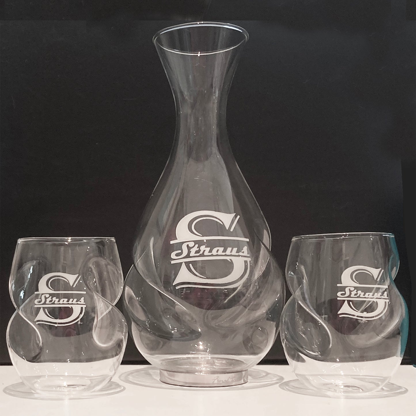 Engraved Wine Decanter. Wine lovers. 750ml