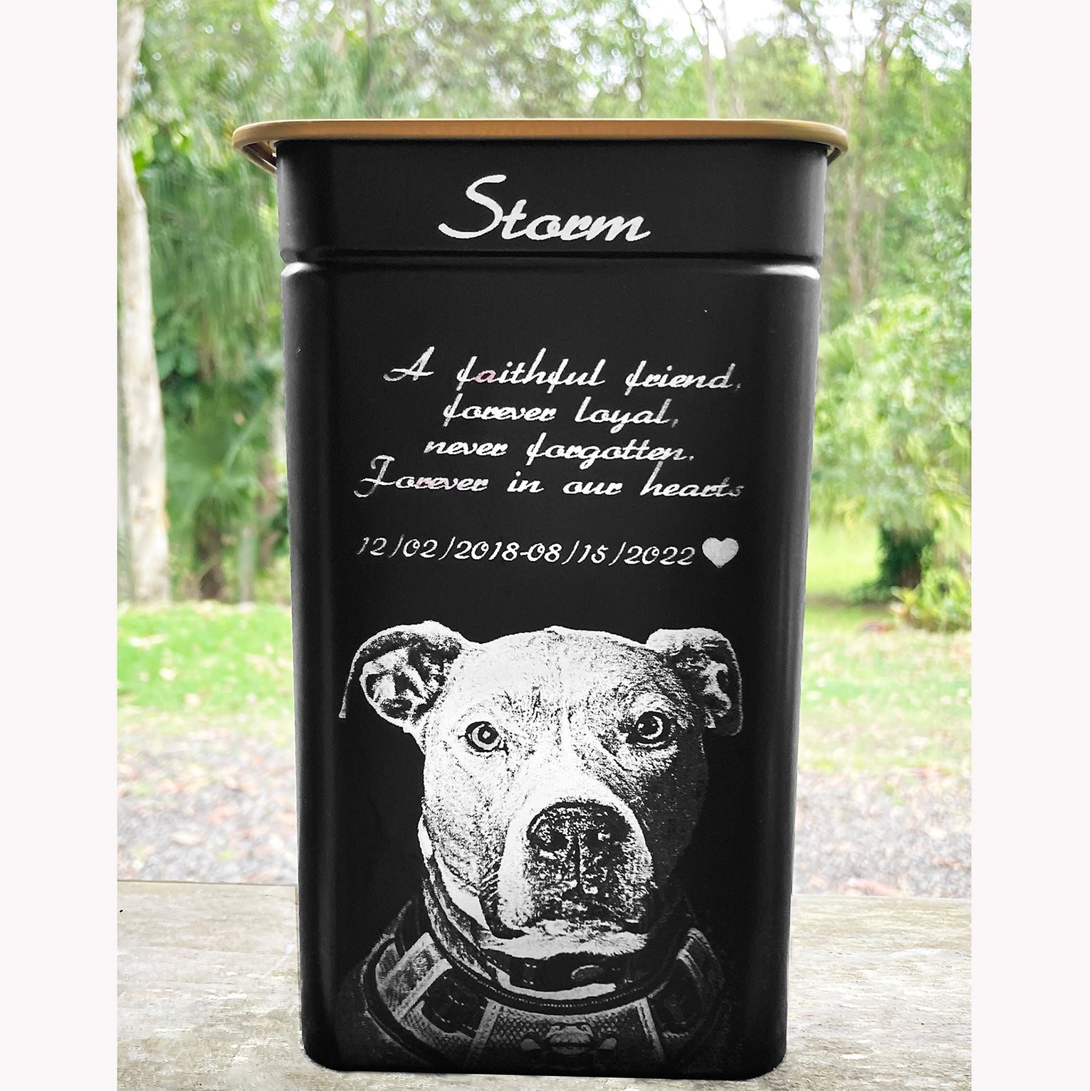 urn for ashes PET AARts Plaques